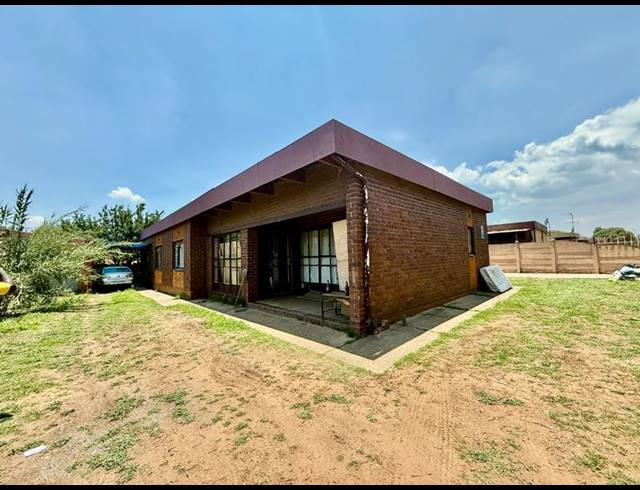 9 BEDROOM HOUSE FOR SALE IN VANDERBIJLPARK CE 3